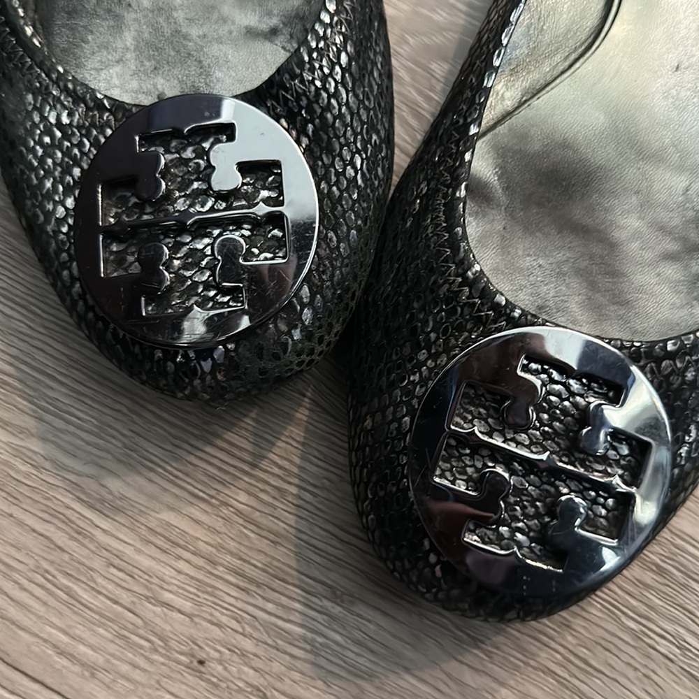 Tory Burch Reva Black Silver Snakeskin Ballet Flats Size 8.5